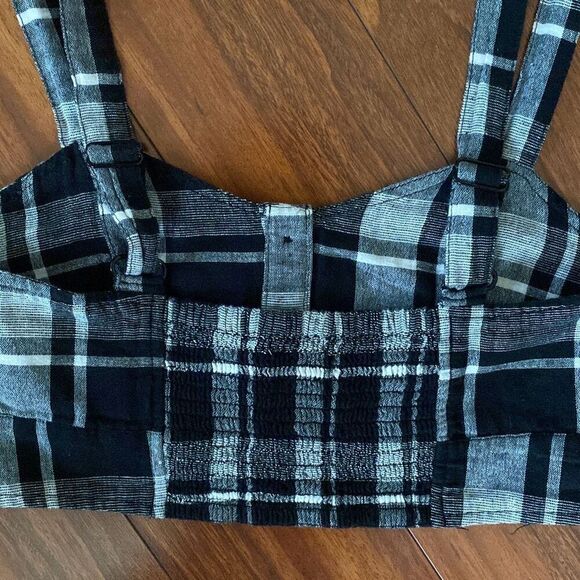 🔥3/$20🔥 American Eagle Outfitters black and white crop top size S - Picture 8 of 13